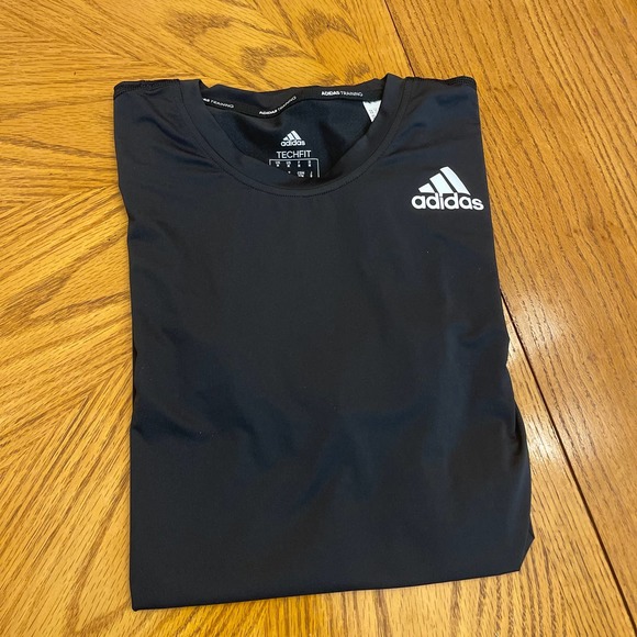 Adidas Sportwear Tshirt Techfit Men Sz M slightly used - Picture 7 of 7